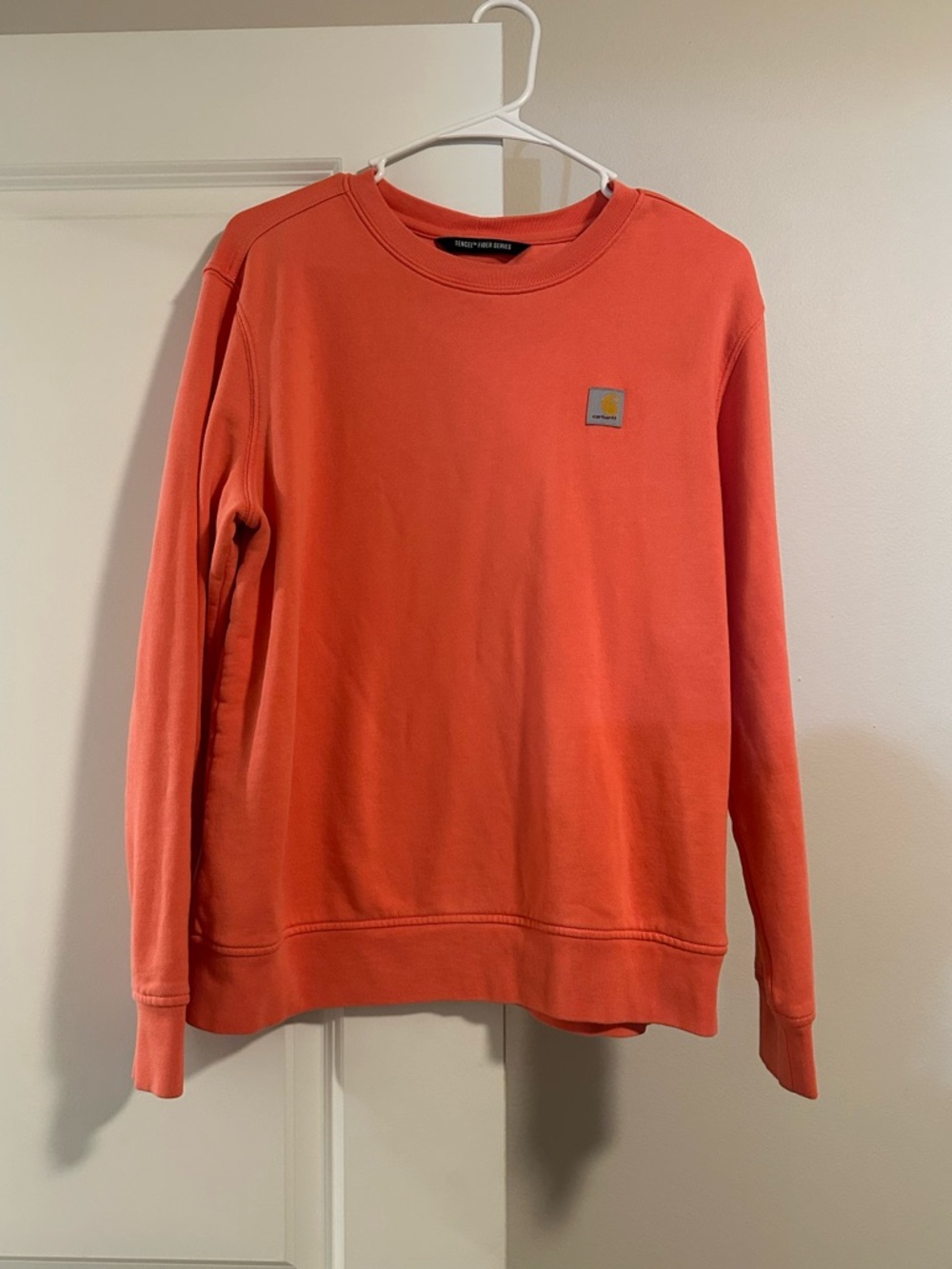 Carhartt size medium women’s Crewneck Sweatshirt - Coral - never worn